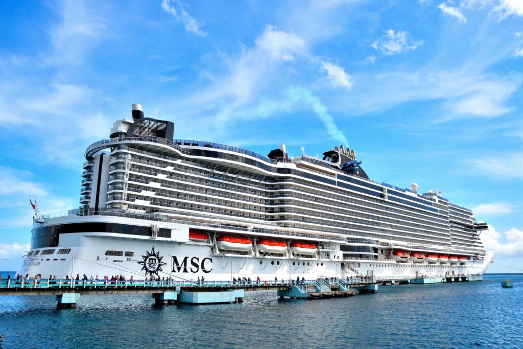 Seguro médico para cruceros: qué cubre tu póliza en alta mar (guía 2026) featured cruceros