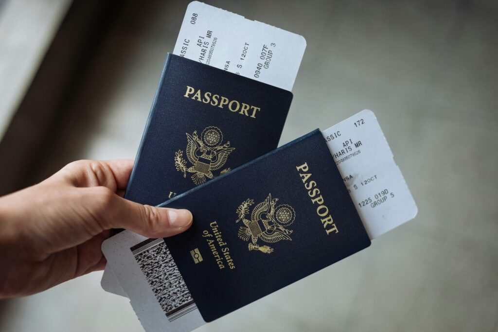 Qué cubre un seguro de viaje (y qué NO cubre): guía sin letra pequeña qué cubre un seguro de viaje pasaportes y tarjetas de embarque